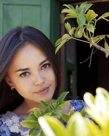 Li Moon Enjoys The Spring