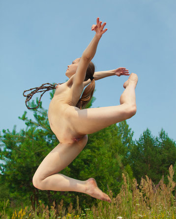 Perky teen Nelly having outdoor fun