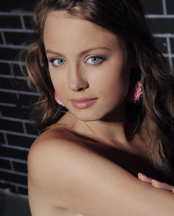 Alluring Brunette Milana