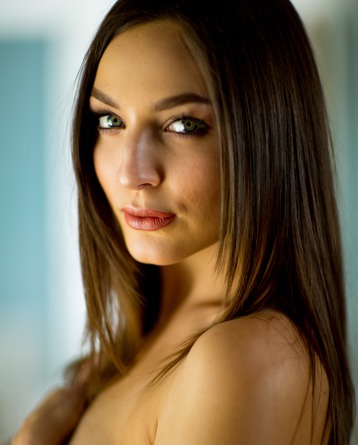 Shapely Brunette Babe Pepper XO Gets Nude